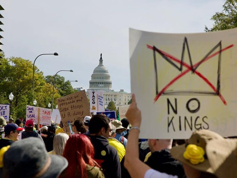 У США масові протести проти політики Трампа