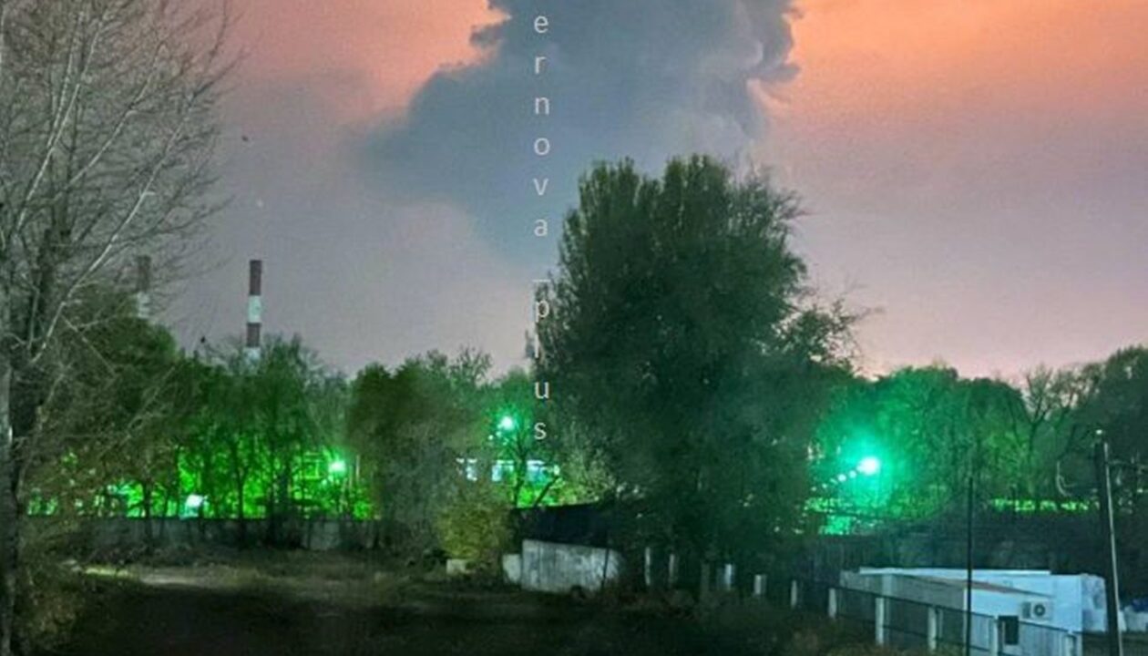 Атака на РФ: в Оренбурзі і Самарі горять ГПЗ і НПЗ