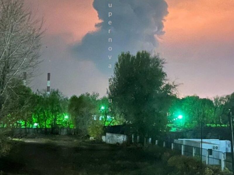 Атака на РФ: в Оренбурзі і Самарі горять ГПЗ і НПЗ