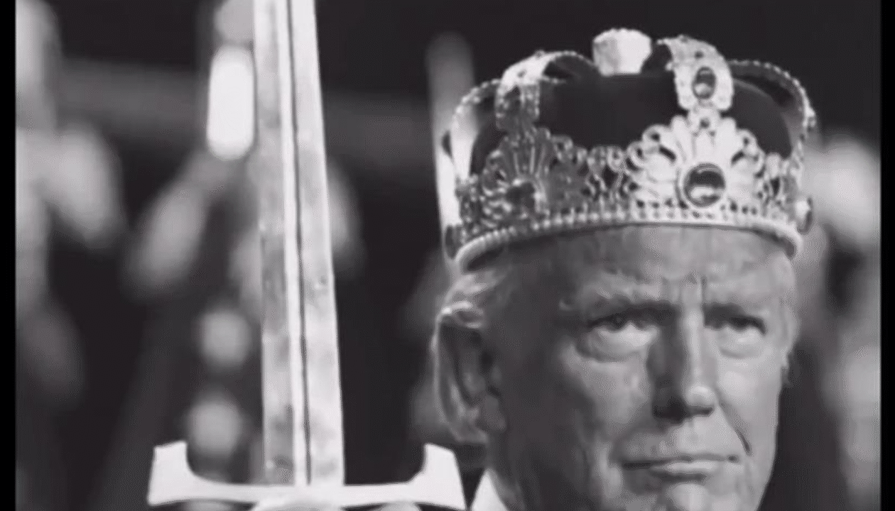 На тлі протестів у США Венс опублікував відео з Трампом в образі короля