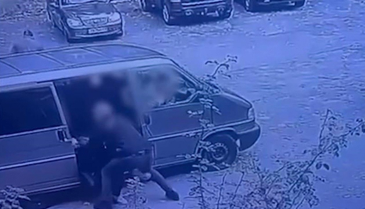 Поліцейські побили чоловіка біля ТЦК у Києві