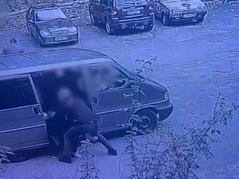 Поліцейські побили чоловіка біля ТЦК у Києві