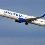 Під час польоту над США загадковий об’єкт пошкодив літак та поранив пілота