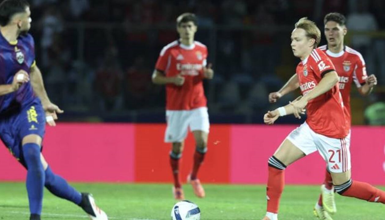 Відео голів Бенфіки за асистування Судакова