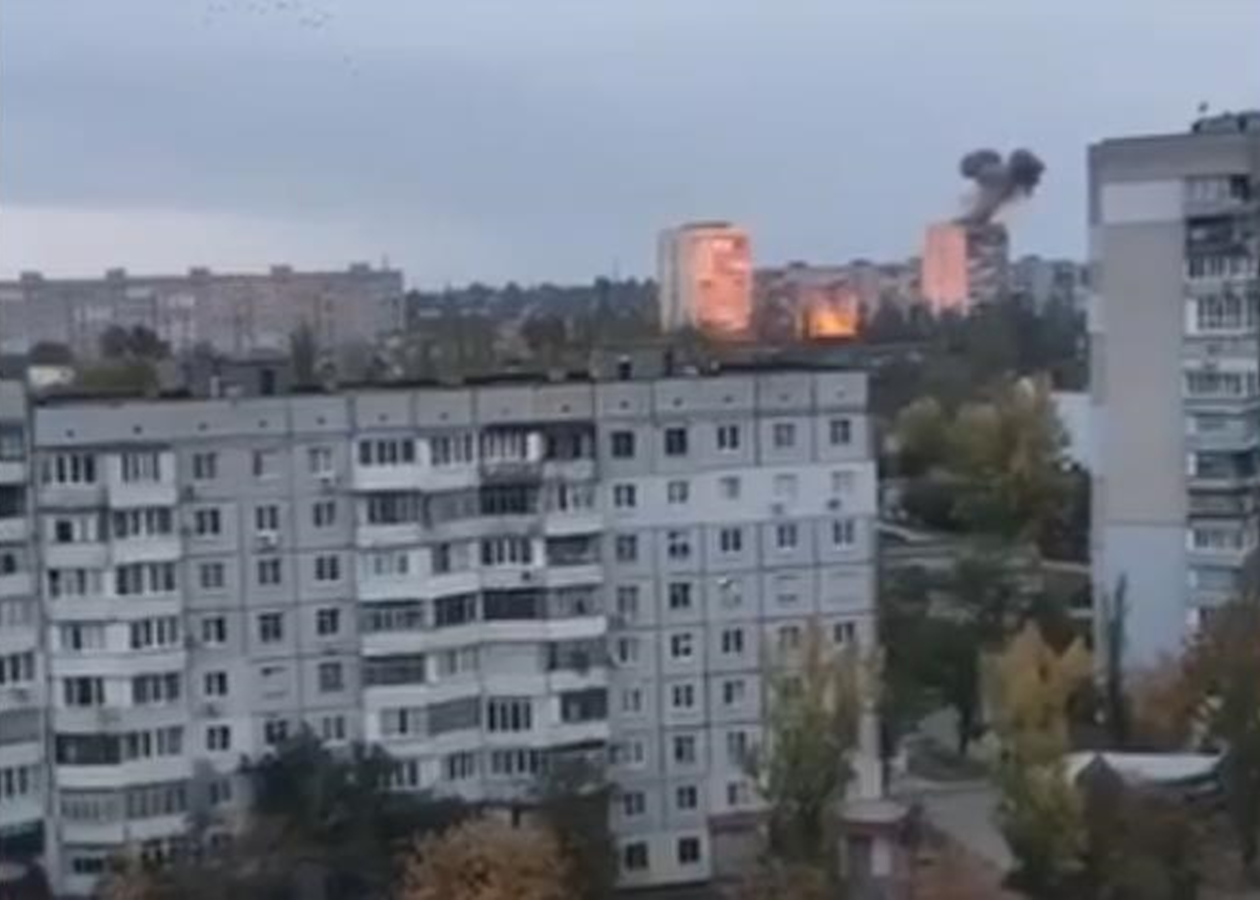 Моменти влучань у Херсоні показали на відео