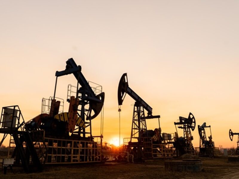 Росію чекає обвальне падіння видобутку нафти та експорту газу - МЕА