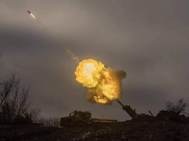 Комбінована атака РФ: у Києві прогриміли вибухи