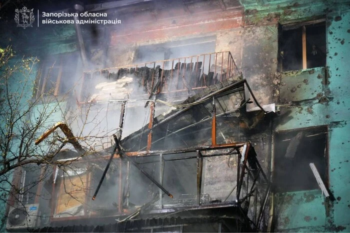 Удар по Запоріжжю: влада показала кадри з наслідками