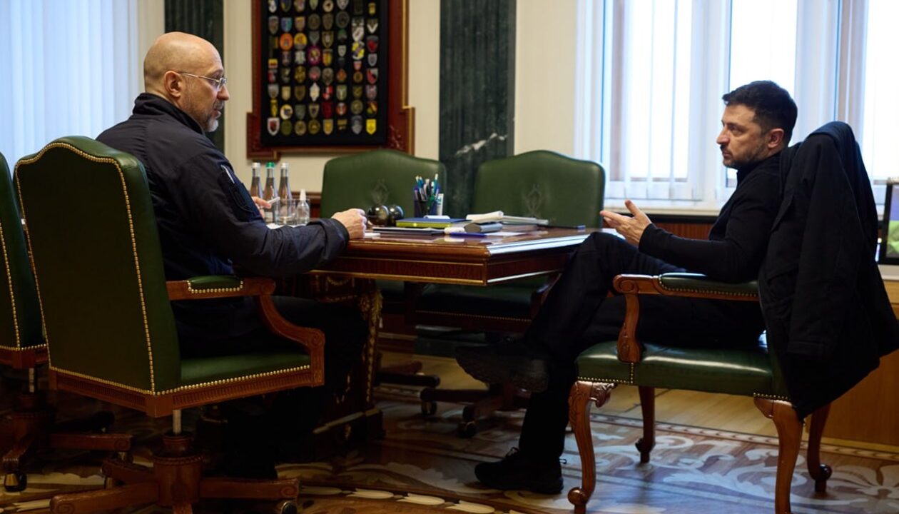 Зеленський: Час змінювати базові документи щодо оборони України