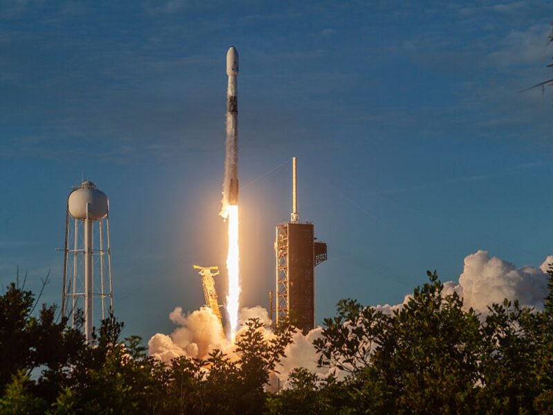 SpaceX запустила нову партію супутників Starlink