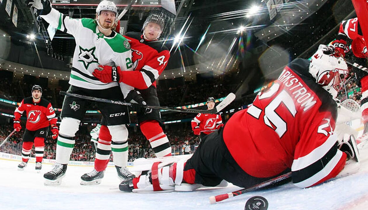 Перемога та розгром: результати ночі в НХЛ