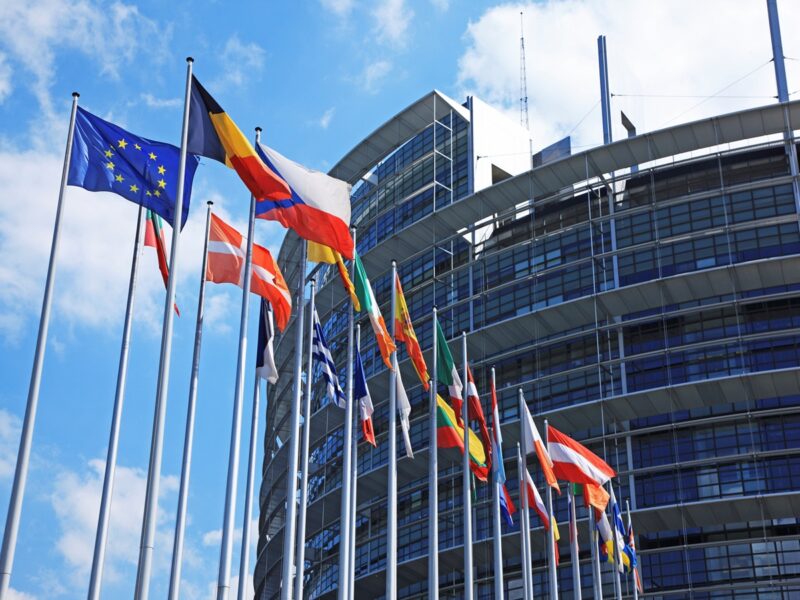 Сім країн ЄС офіційно підтримали "репараційний кредит" Україні