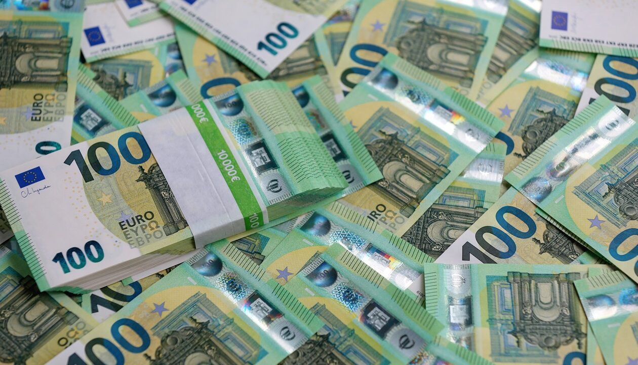 ЗМІ назвали країни, що візьмуть головний тягар екстреного кредиту Україні