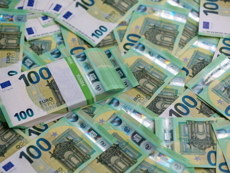 ЗМІ назвали країни, що візьмуть головний тягар екстреного кредиту Україні