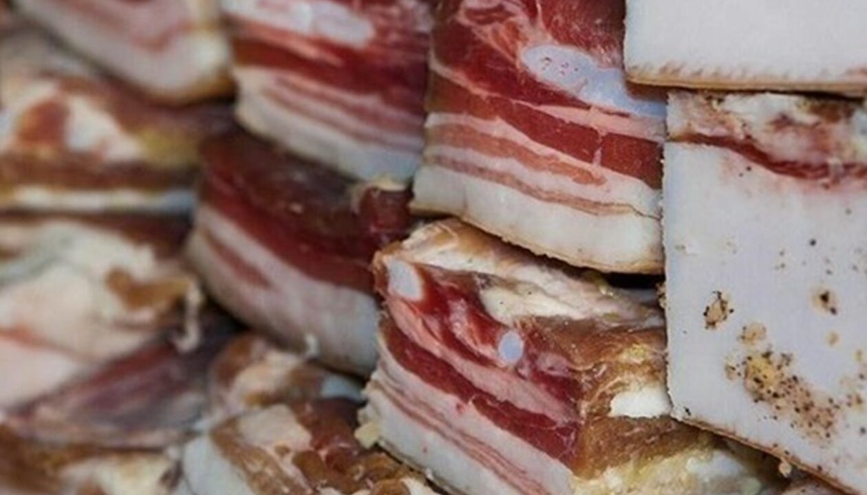 В Україні за рік сало подорожчало майже на чверть