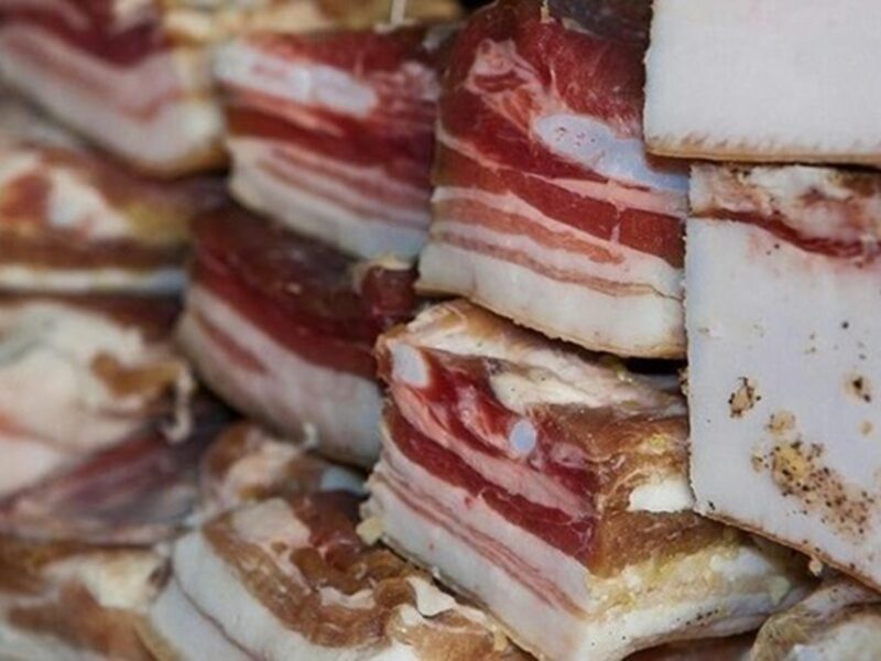 В Україні за рік сало подорожчало майже на чверть