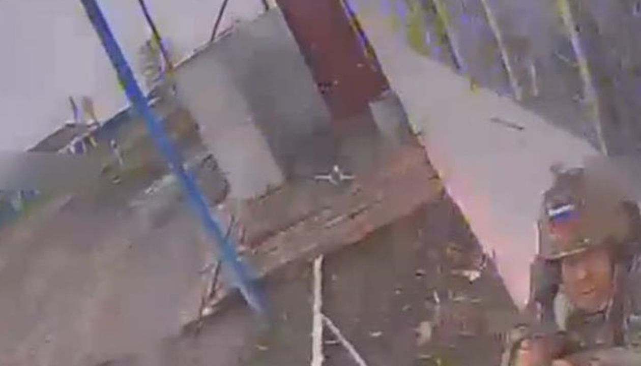 Прикордонники показали "вибухову" роботу дронів по окупантах