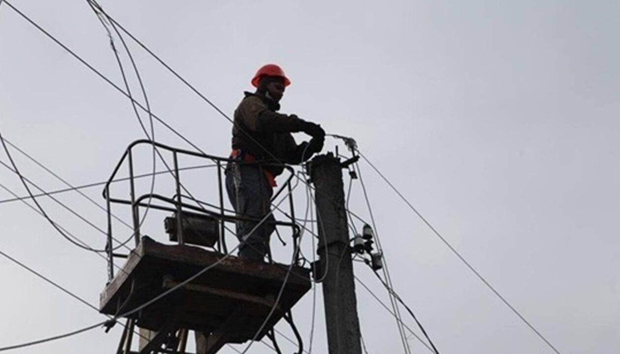 Атака РФ: три області майже повністю знеструмлені