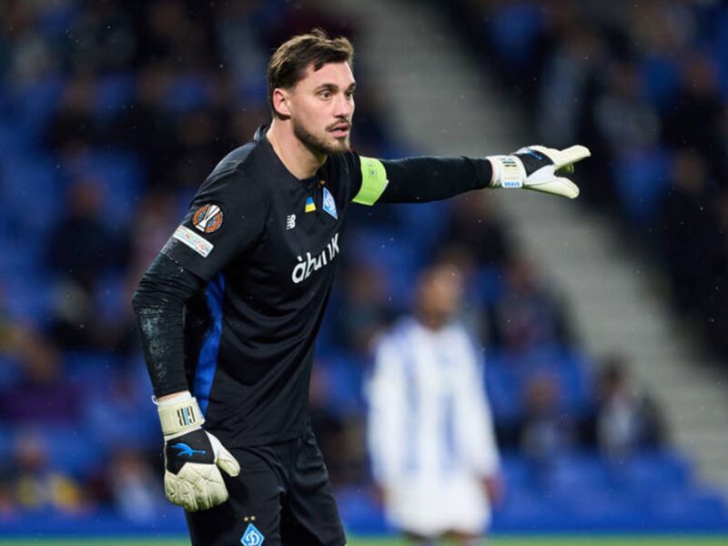 Динамо повернули гроші за Бущана