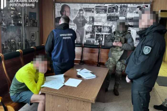У Харкові викрили правоохоронців, які підробляли справи за гроші — ДБР