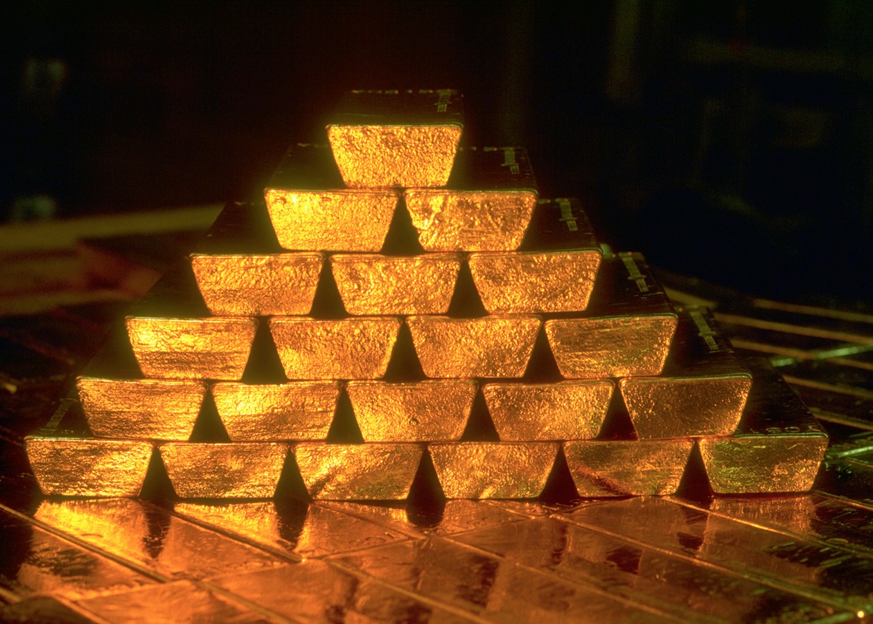 Золото подорожчало після різкого падіння напередодні