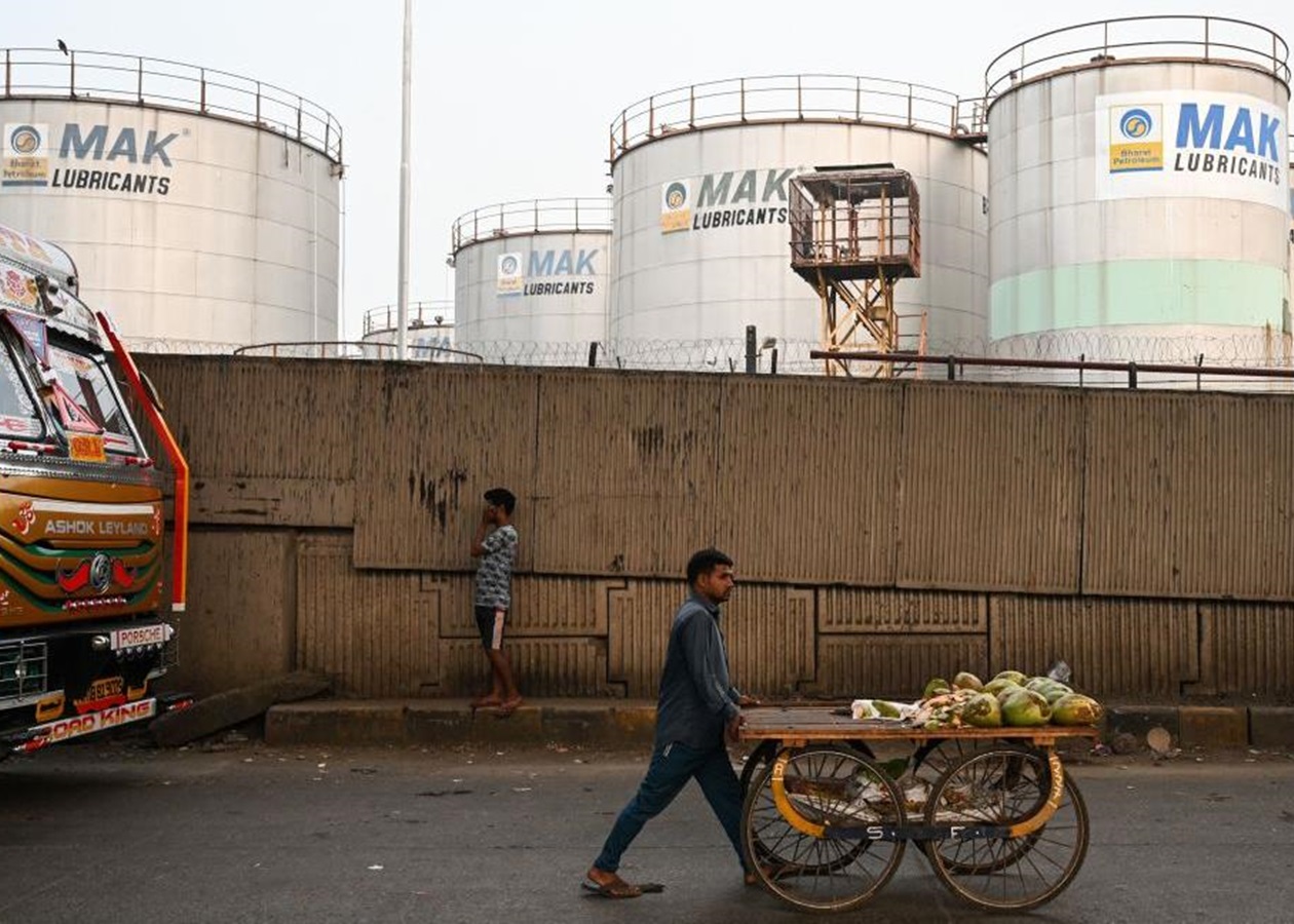 Поставки нафти з РФ в Індію впали до найнижчого рівня за три роки - ЗМІ