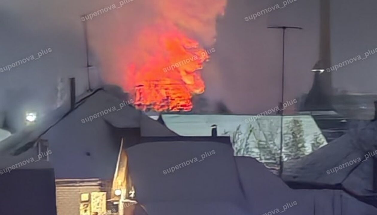 Дронова атака на Росію: горить завод Енергія