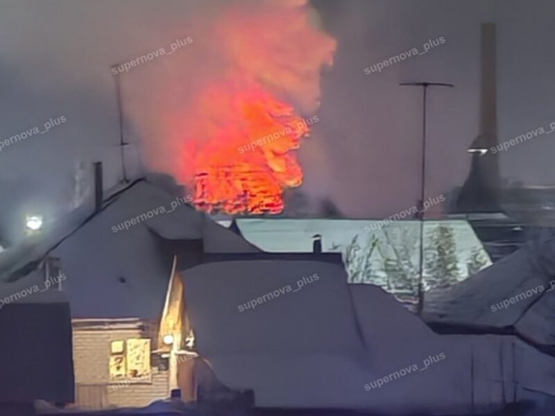 Дронова атака на Росію: горить завод Енергія