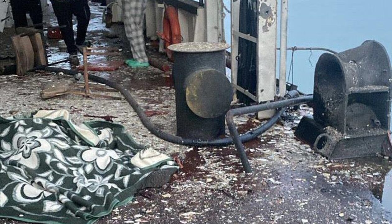 Росія уразила два судна в портах України