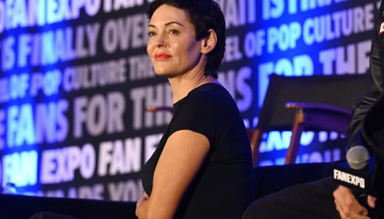 Роуз МакГавен заявила про погрози під час зйомок серіалу Усі жінки - відьми