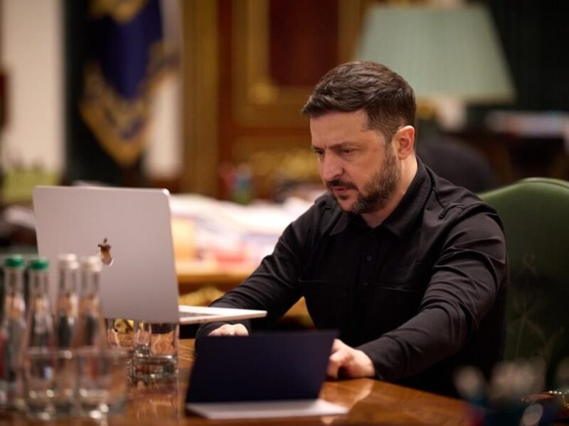 Росія заслужила на удари і тиск - Зеленський