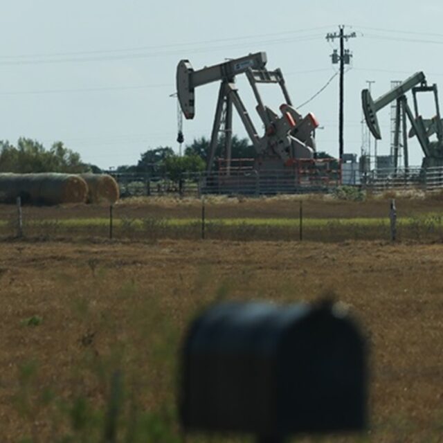 Ціни на нафту зросли через побоювання щодо постачань з Ірану