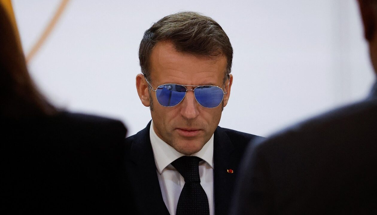 Макрон жорстко відповів на погрози Трампа щодо мит за Гренландію