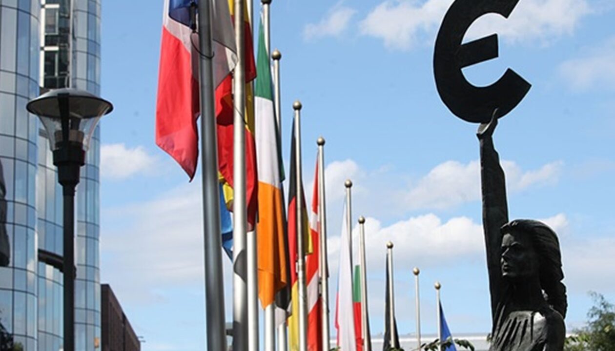 ЄП планує зупинити торговельну угоду зі США - ЗМІ