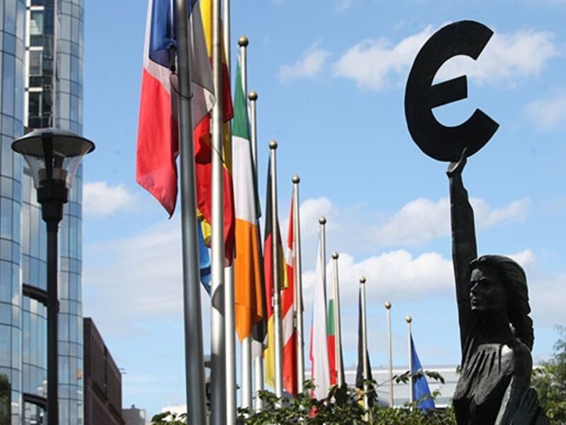 ЄП планує зупинити торговельну угоду зі США - ЗМІ