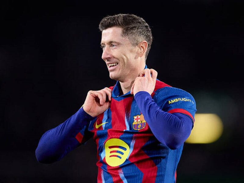 Левандовський як гравець екстракласу відбою від клубів не має