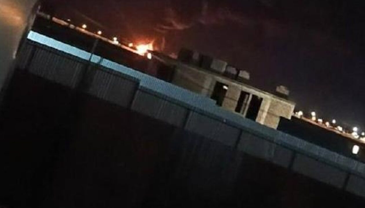 У РФ поскаржилися на прильоти і пожежу у порту