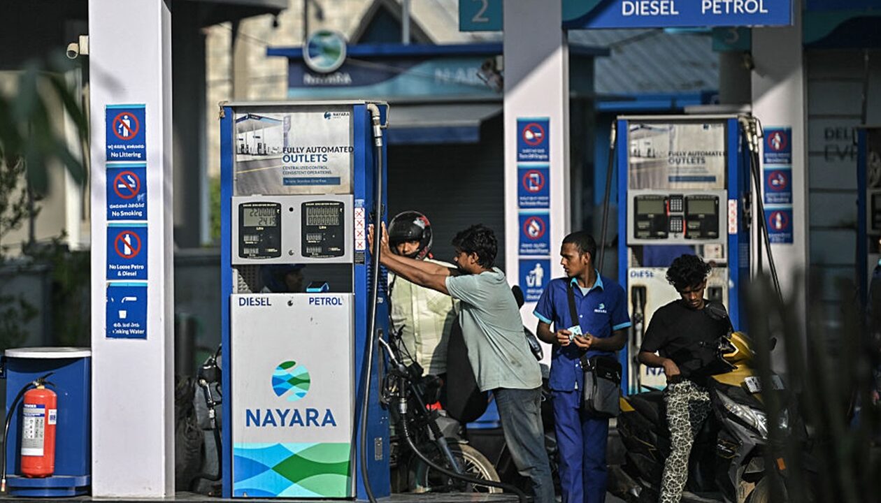 Росія знижує ціни на нафту для Індії, щоб вернути покупців - ЗМІ