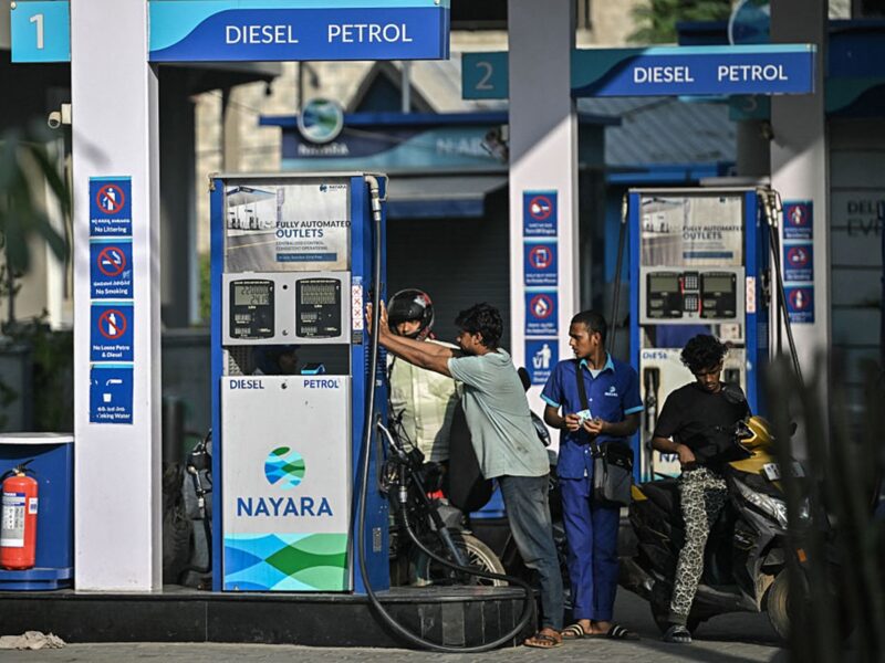 Росія знижує ціни на нафту для Індії, щоб вернути покупців - ЗМІ