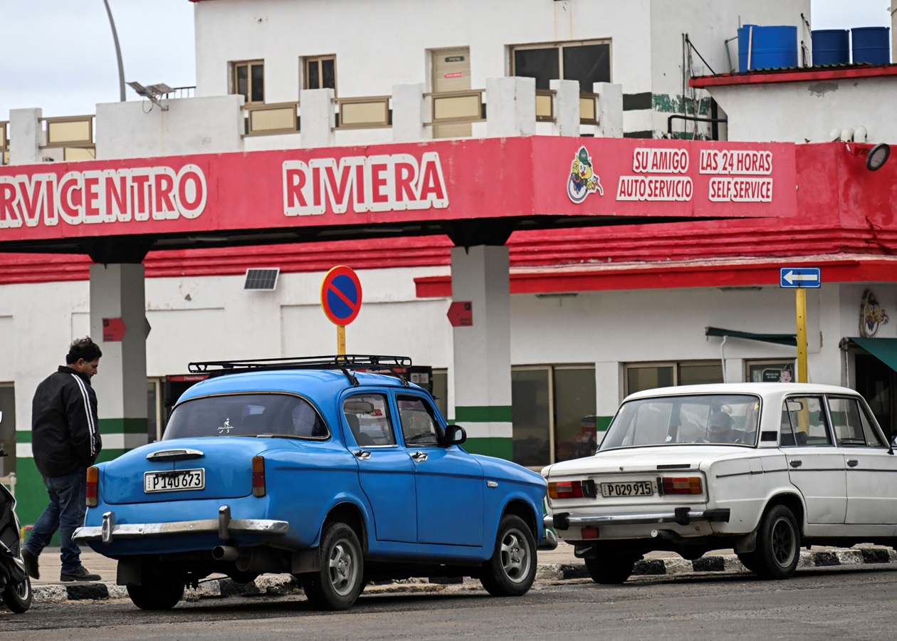 Куба на межі колапсу: нафти лишилося на 15-20 днів