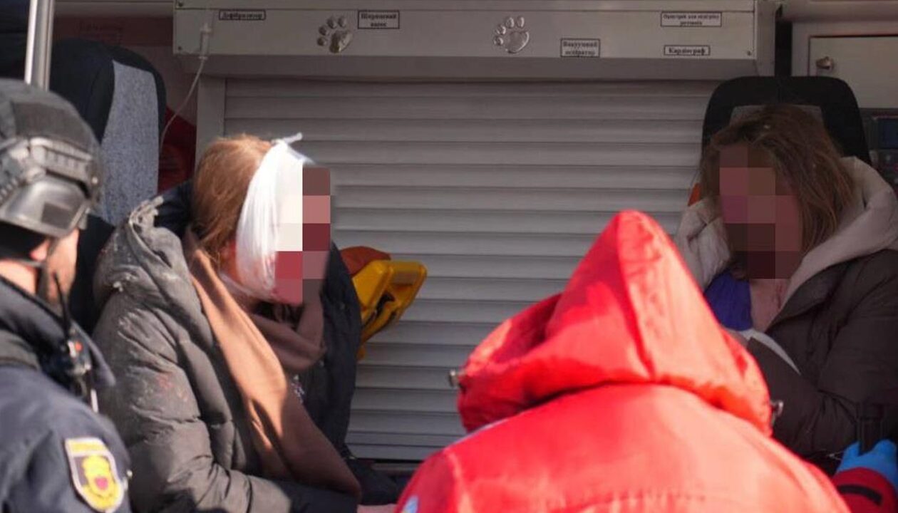 Росіяни вдарили по пологовому будинку Запоріжжя