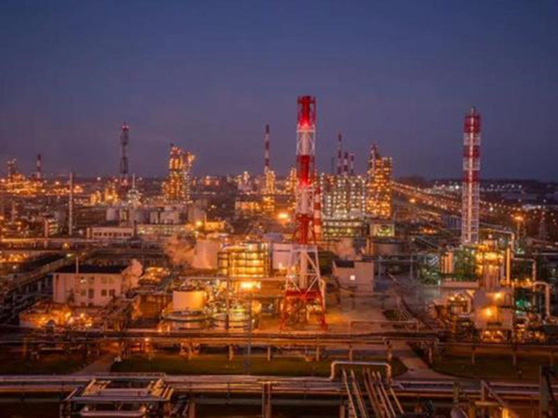 Росія відновила роботу НПЗ через паузу в українських атаках - ЗМІ