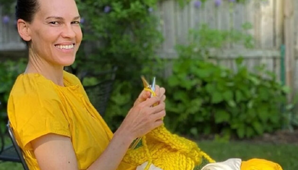 Гіларі Свенк зачитала поезію на підтримку українських дітей