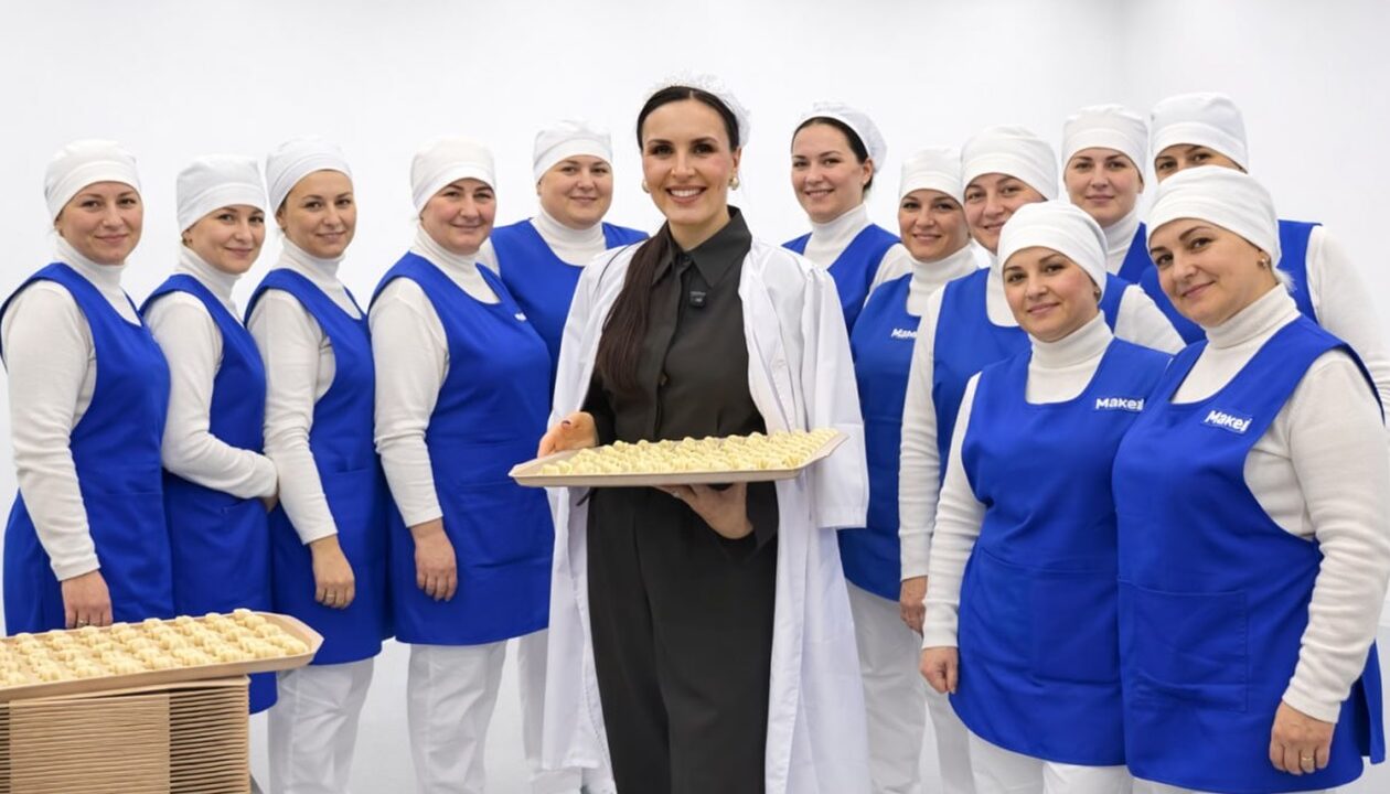 РекламаЗірка ліпить пельмені: як Міла Нітіч побувала на виробництві MAKEY у Кривому Розі