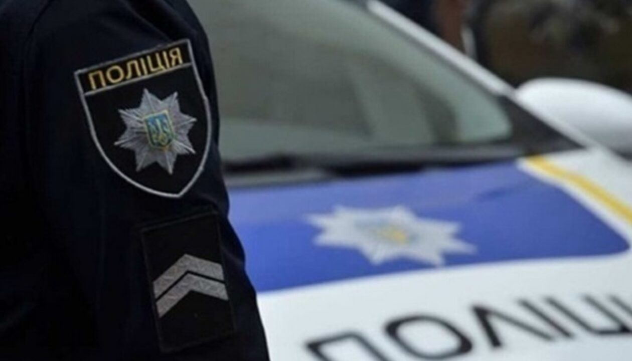 На Буковині невідомий підірвав полійцейське авто: є постраждалі