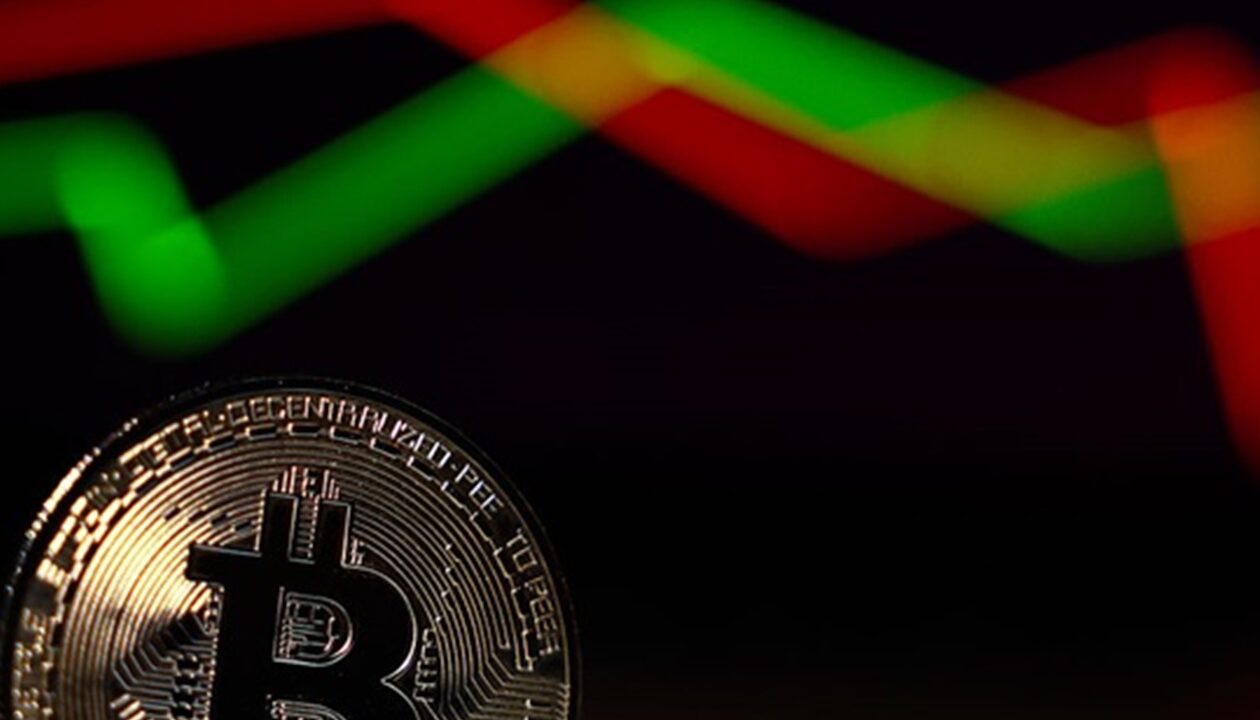 Bitcoin вдруге за місяць падає нижче $65 000