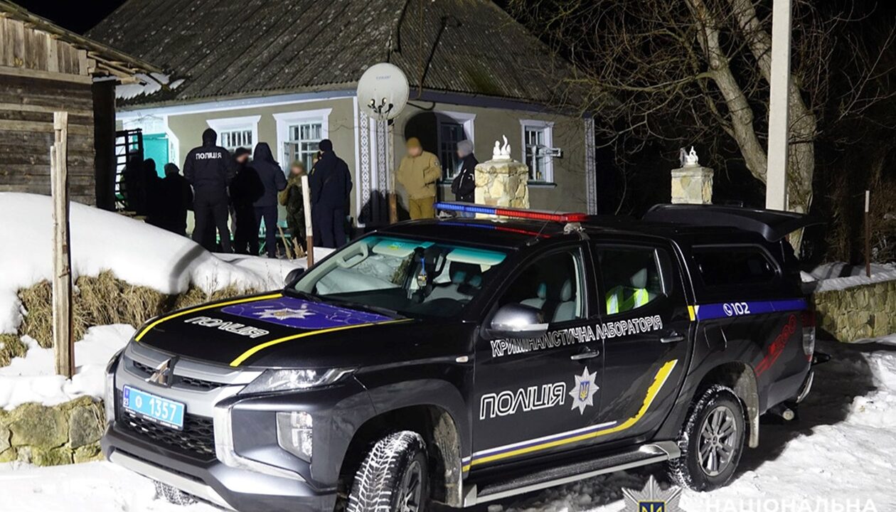 На Хмельниччині 10-річний хлопчик загинув, граючись гранатою