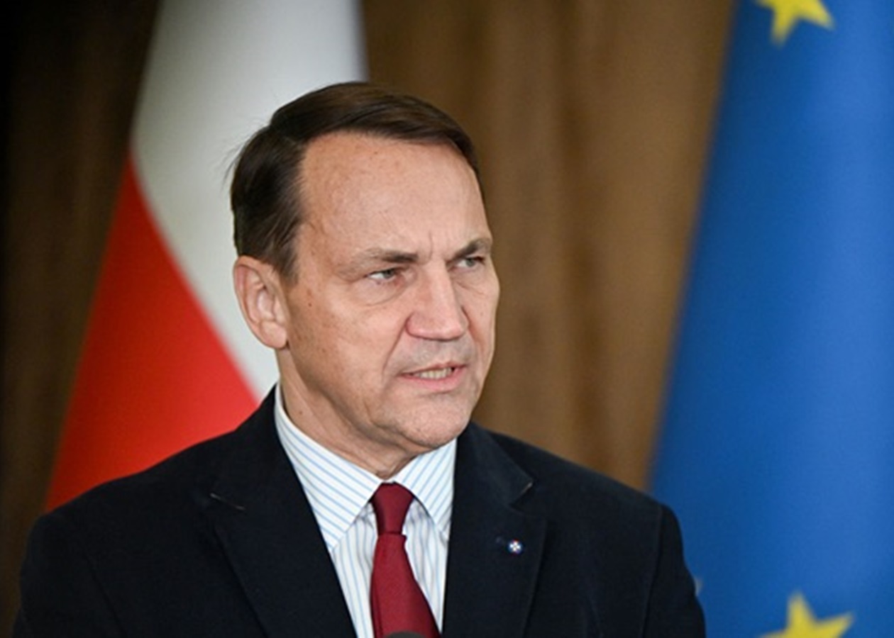 Сікорський озвучив припущення щодо Путіна