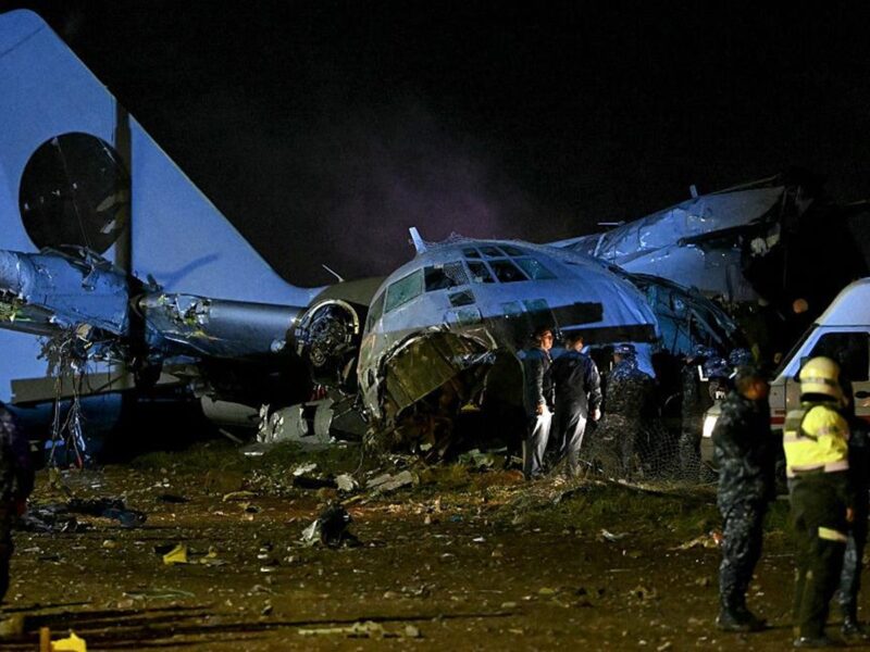 У Болівії розбився літак, завантажений грошима