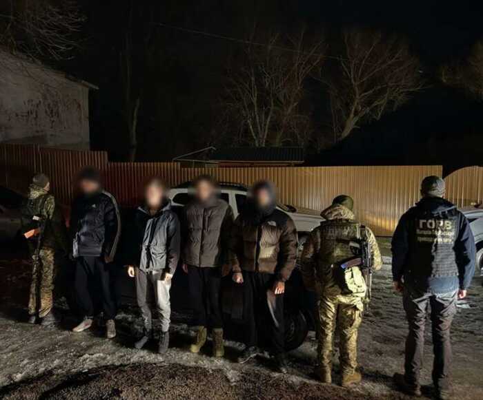 Пів мільйона гривень у криптовалюті: на Вінниччині затримали переправника ухилянтів